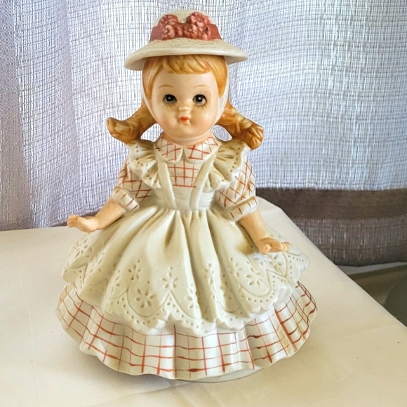 ❤ VINTAGE MUSICAK DOLL - Picture 3 of 11